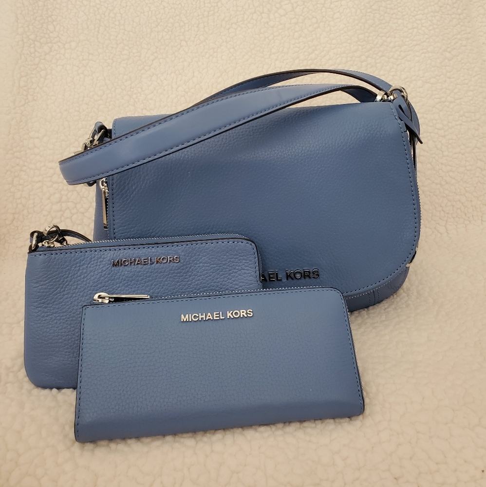 Purse and Wallet, no wristlet.